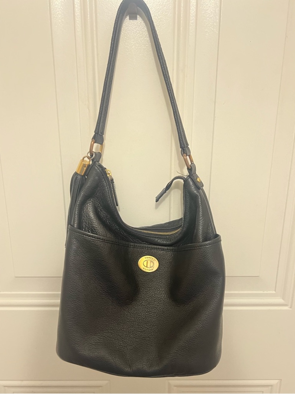 Tommy Hilfiger Black Pebbled Leather Hobo Shoulder Bag Tassels Charm Women’s